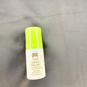 Pixi Skintreats Milky Mist with Bright Green Cap